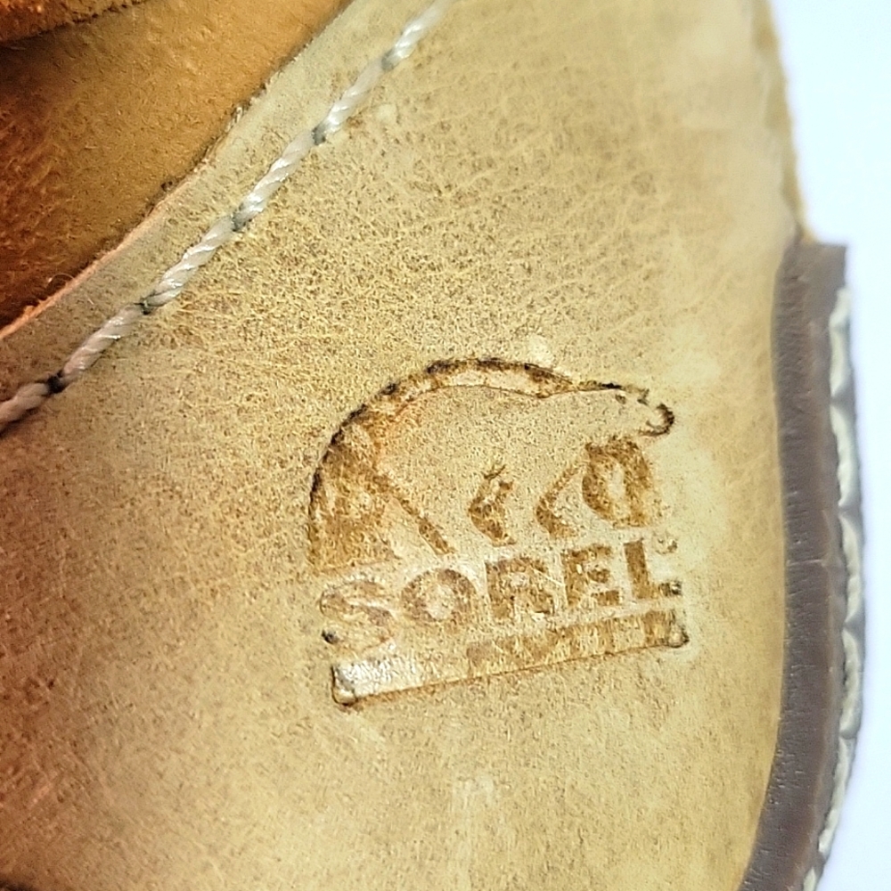 Sorel Tan Winter Boots with Cream Fur - Picture 7 of 12